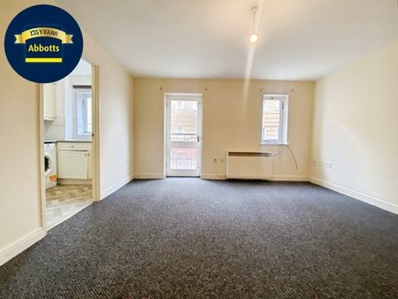 Crompton Street, Chelmsford, CM1 - Photo 2