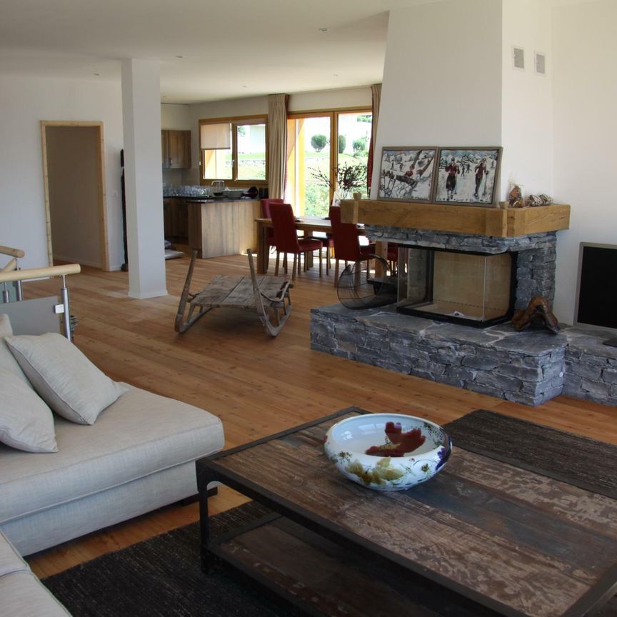 Superbe attique de 5.5 pièces avec vue imprenable sur les montagnes - Photo 1