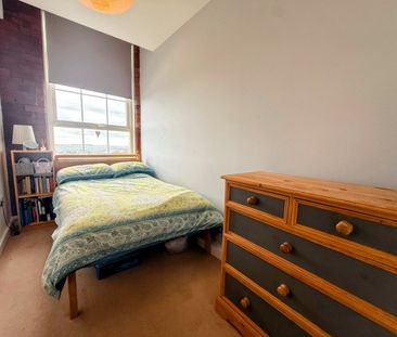 Commercial Street, Leeds, Morley - Photo 3