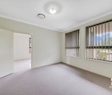 4 Bedroom Beauty + Separate Media Room - Photo 4