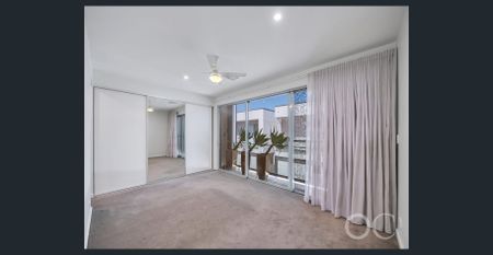 Open the Door to Inner-West Convenience - Photo 3