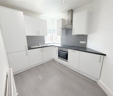 The Broadway, NW7, London - Photo 5