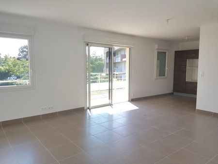 « MONTFAVET - APPARTEMENT T3 69.10 M² AVEC TERRASSE » - Photo 3