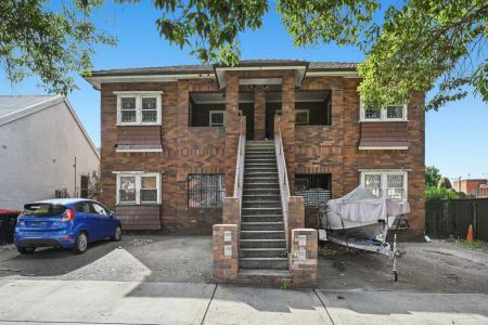 Charming two bedroom unit - Photo 5