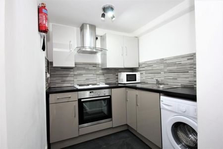 Flat , Connaught House, - Mount Street, Preston - Photo 3