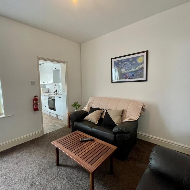 3 bedroom terraced house to rent - Photo 1