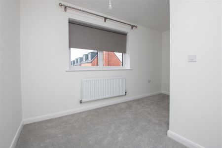 3 bedroom semi-detached house to rent - Photo 3