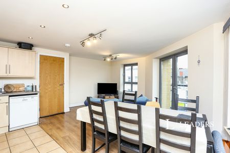 2 bedroom flat to rent Lee High Road, Lewisham, SE13 - Photo 5