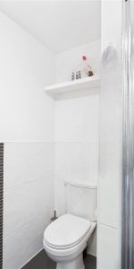 1 bedroom Flat in Queen Street, Maidenhead - Photo 3