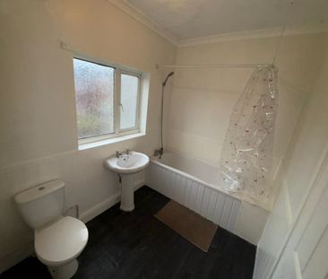 2 bed Terraced - To Let - Photo 6