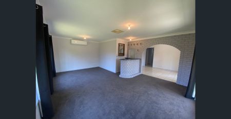 Large Block with Neat Home - Photo 4