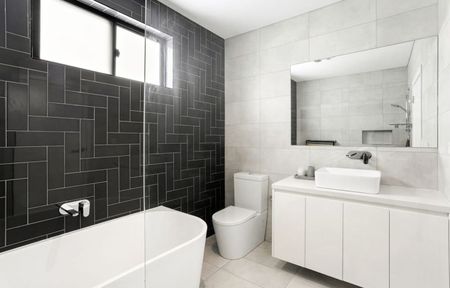 Modern Family Home - Photo 5