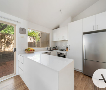 13/44 Medworth Crescent, Lyneham ACT 2602 - Townhouse For Rent | Do... - Photo 2