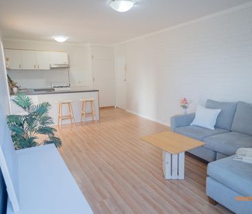 Freshly renovated, Gas & Water Included in Rent! - Photo 3