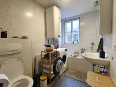 Sanierte, moderne und helle Wohnung mit Parkplatz nahe Zentrum - Photo 2