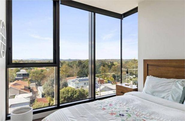 Light & Bright Alphington Apartment - Photo 1