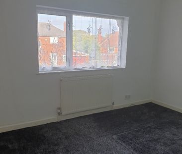 3 Bed Semi-Detached House, Hollin Park Crescent, LS8 - Photo 5