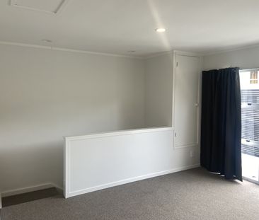 Very Tidy Great location - Photo 3