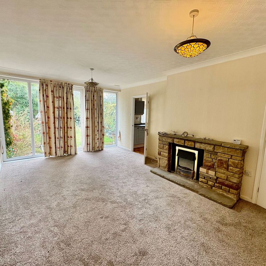 Greencroft, Kingswinford, DY6 9PH - Photo 1