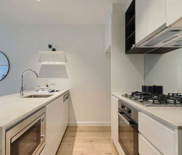 Immaculate Two Bedroom Apartment with Amazing Views - Photo 2