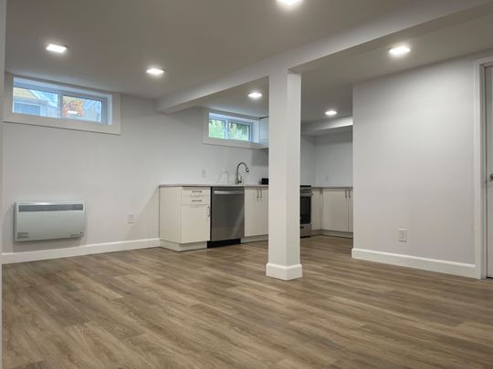 For Lease - 2145 Westbourne Avenue Unit# B, McKellar Heights - Glabar Park and Area, Ontario - Photo 1