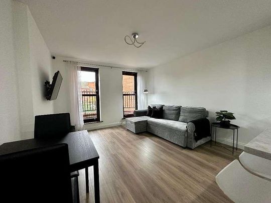 Marks Court, Southend On Sea, Essex, SS1 - Photo 1