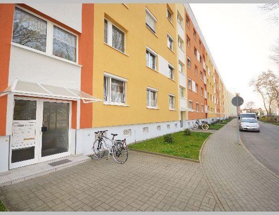 Wohnung in zentraler Lage, Warmwasser über elektr.Durchlauferhitzer - Photo 1