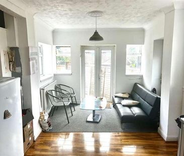 North View, Mossley, OL5 - Photo 1