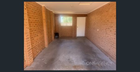 Spacious 2 Bedroom Townhouse - Photo 3