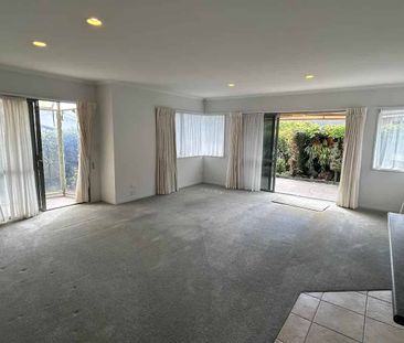 Sunny Three-Bedroom Family Home in the Heart of Howick Village - Photo 1