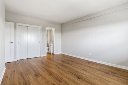 For Lease - 125 Forsythe Street Unit# 1201, Oakville, Ontario - Photo 4