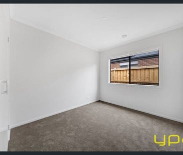 Modern 3-Bedroom Family Home in a Quiet Clyde Location - Photo 4