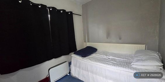 5 bedroom terraced house to rent - Photo 3