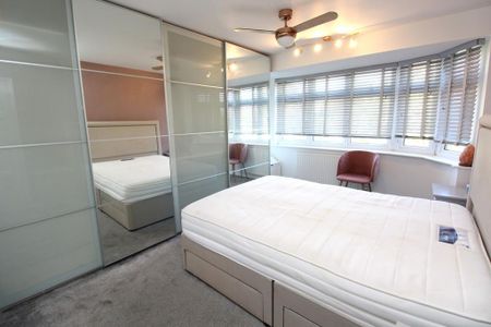 3 bedroom semi-detached house to rent - Photo 4