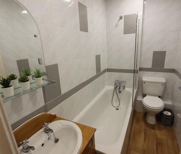 2 bedroom flat to rent - Photo 6