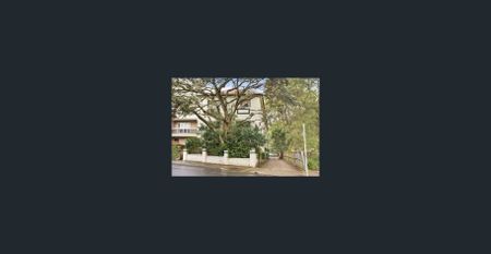 Art Deco Garden Apartment With Courtyard And Parking - Photo 5