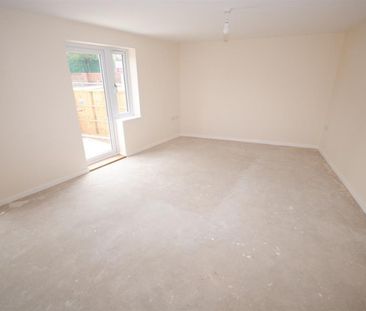 2 bedroom Flat To Let - Photo 1