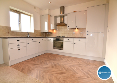 2 bedroom apartment to rent - Photo 4