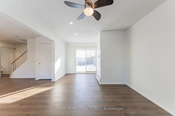 22 Hazelglen Court #Upper level - Photo 1