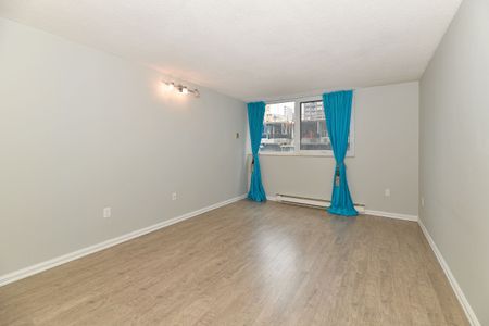 For Lease - 360 Bloor Street Unit# 607, Toronto, Ontario - Photo 4