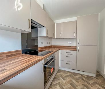 2 bedroom semi-detached house to rent - Photo 3