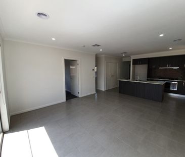 Beautiful Habitat Estate Home, the perfect 'habitat' for the entire... - Photo 4