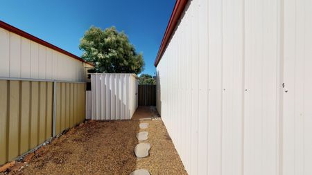 3 Bedrooms and a Shed in South Dubbo - Photo 4