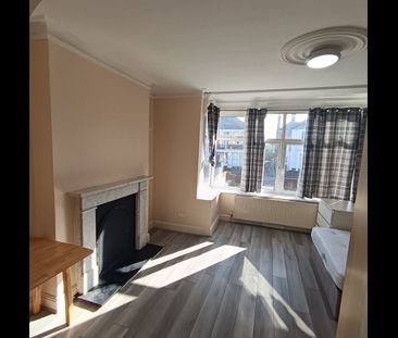Studio Flat, Stanstead Road, SE23 - Photo 1
