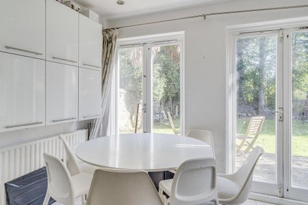 3 bedroom apartment to rent - Photo 4