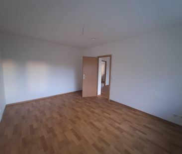 Renovierte 2- Raumwohnung mit Balkon im GrÃ¼nen! - Foto 1