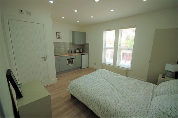 1 bedroom in a house share to rent - Photo 1