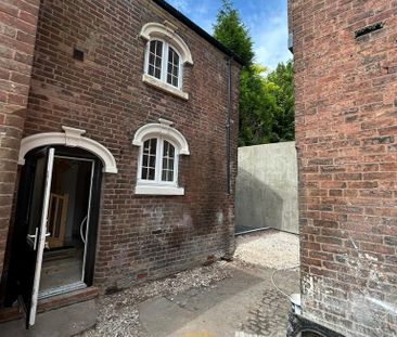 1 bedroom block of apartments to rent - Photo 1