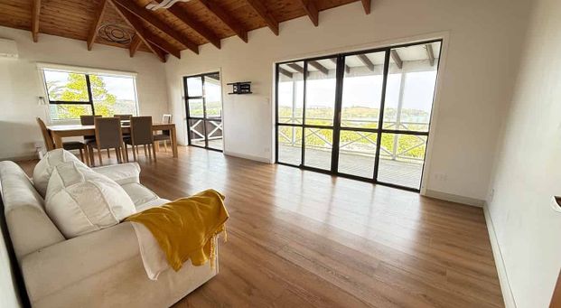 Seaview home close to Shakespear Reginal Park - Photo 1