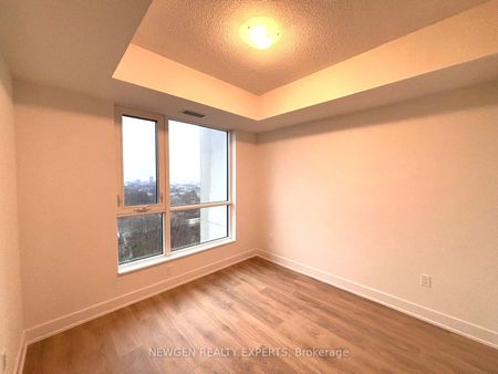 204 Burnhamthorpe Road E #1301 - Photo 2